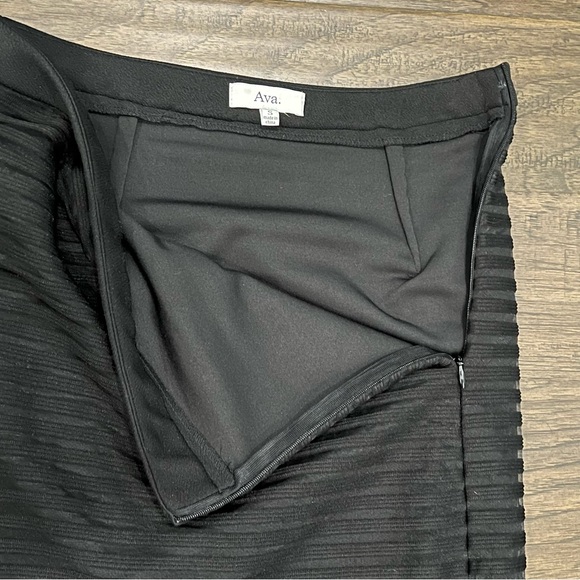 Ava. Pencil Skirt - Picture 3 of 9